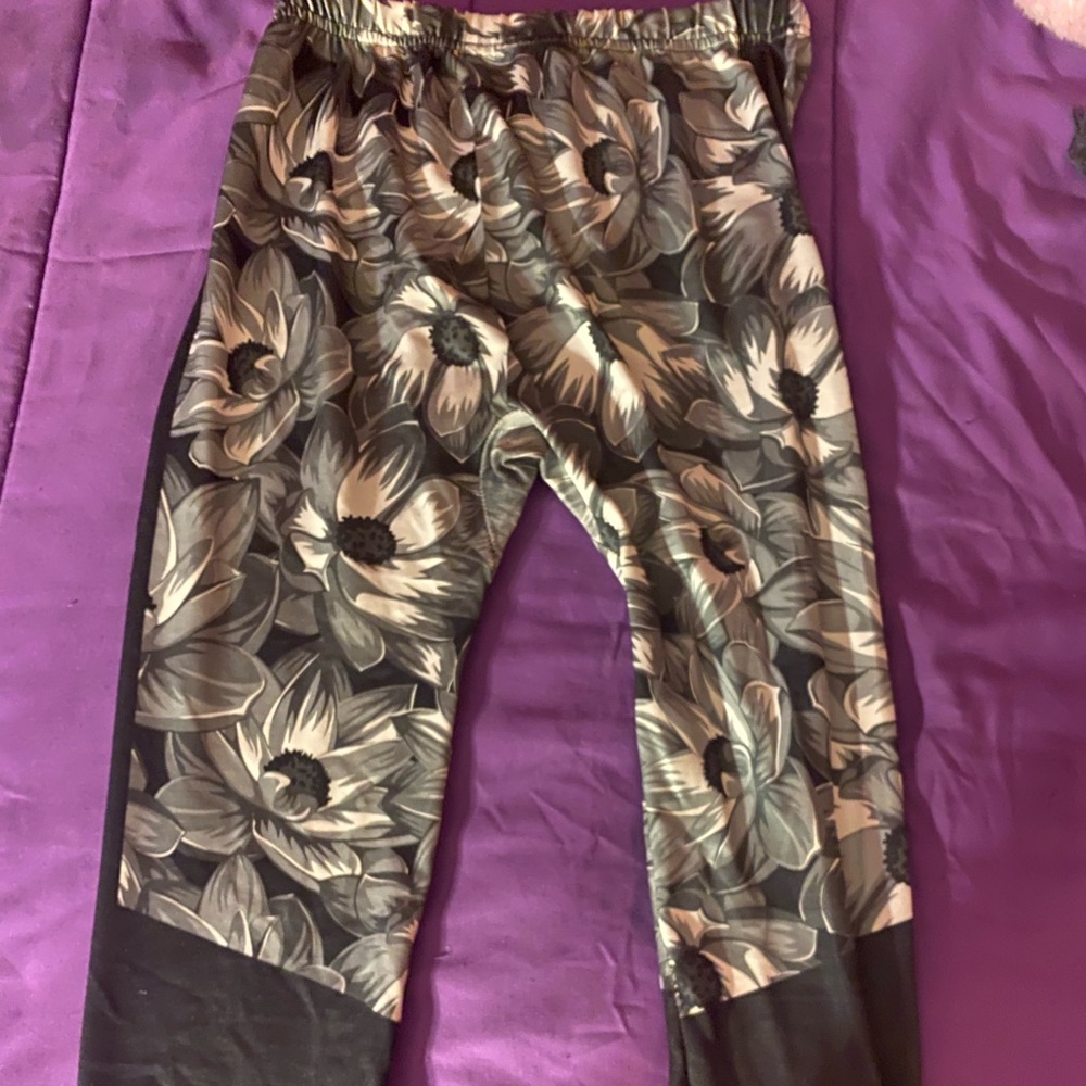 Women’s yoga pants/legging